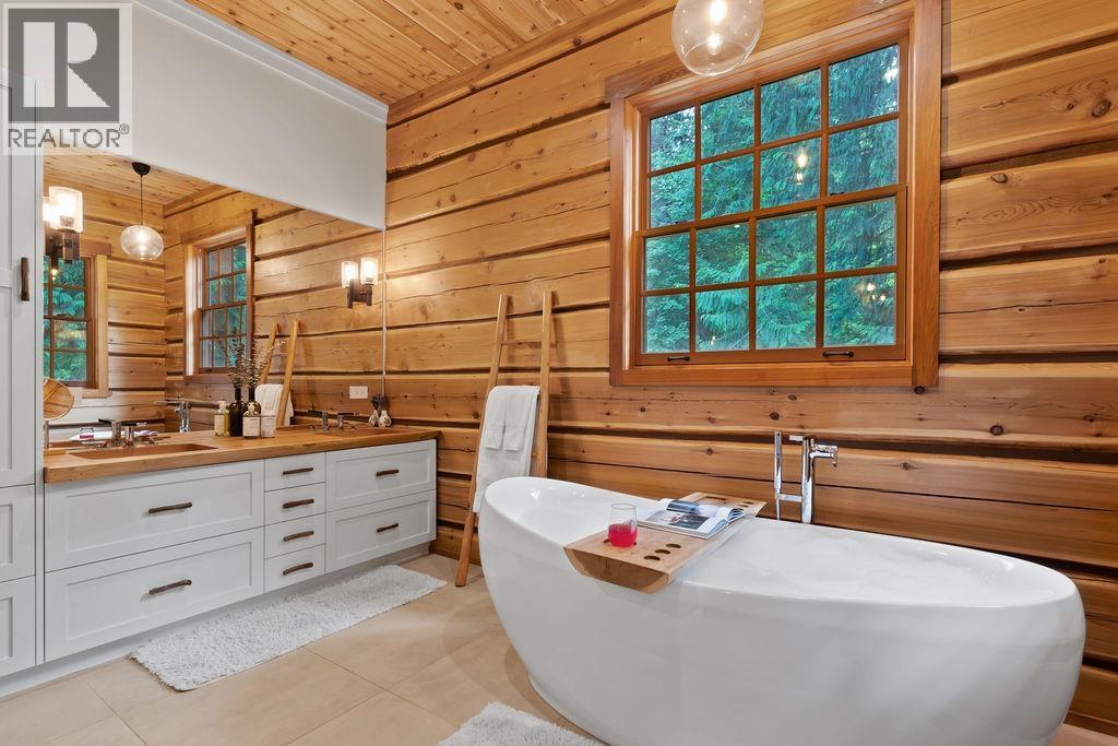 1710 HIGHWAY 99, Pemberton