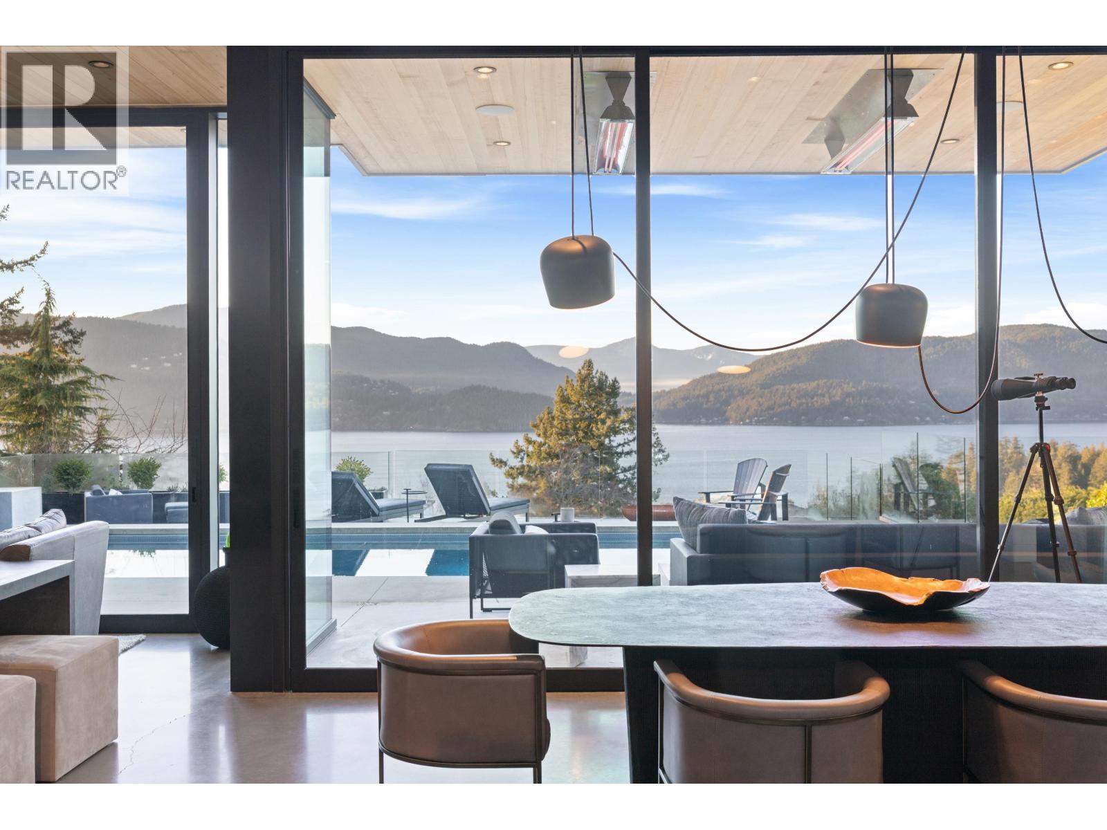 6252 OVERSTONE DRIVE, West Vancouver