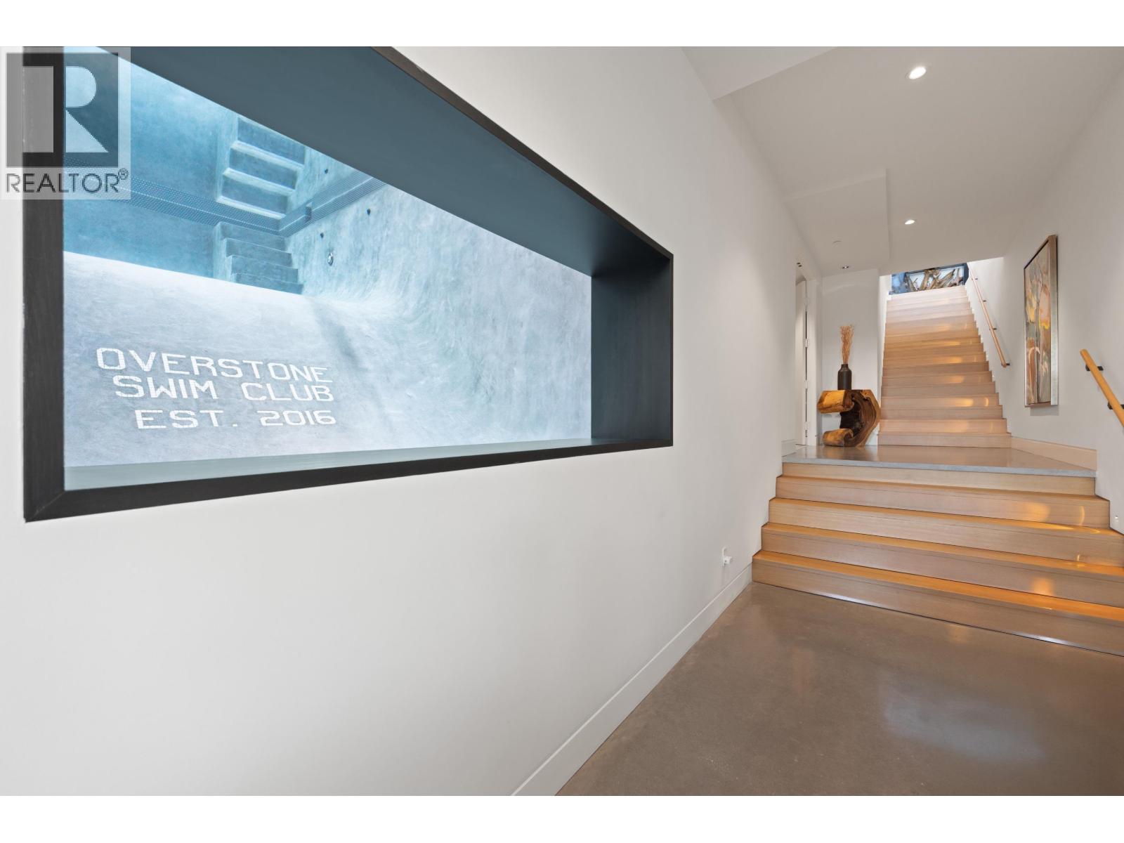 6252 OVERSTONE DRIVE, West Vancouver