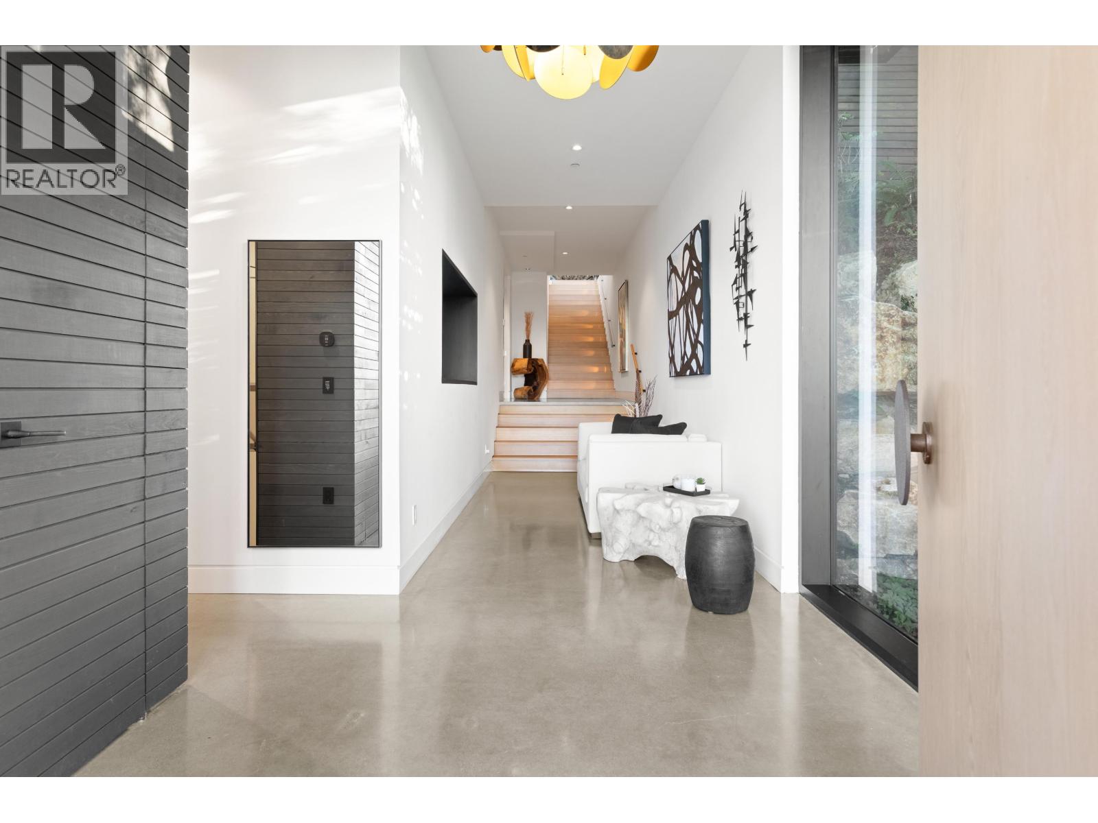 6252 OVERSTONE DRIVE, West Vancouver