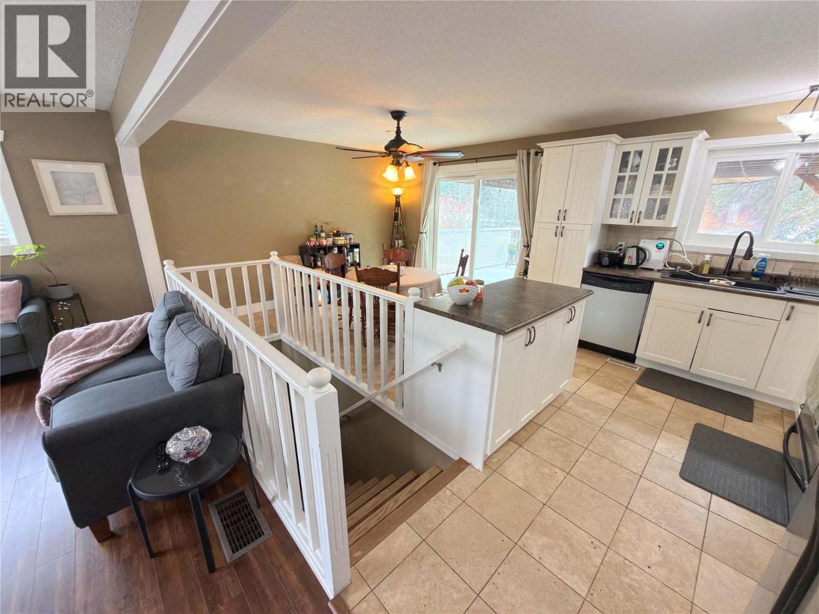 446 Corina Avenue - 25