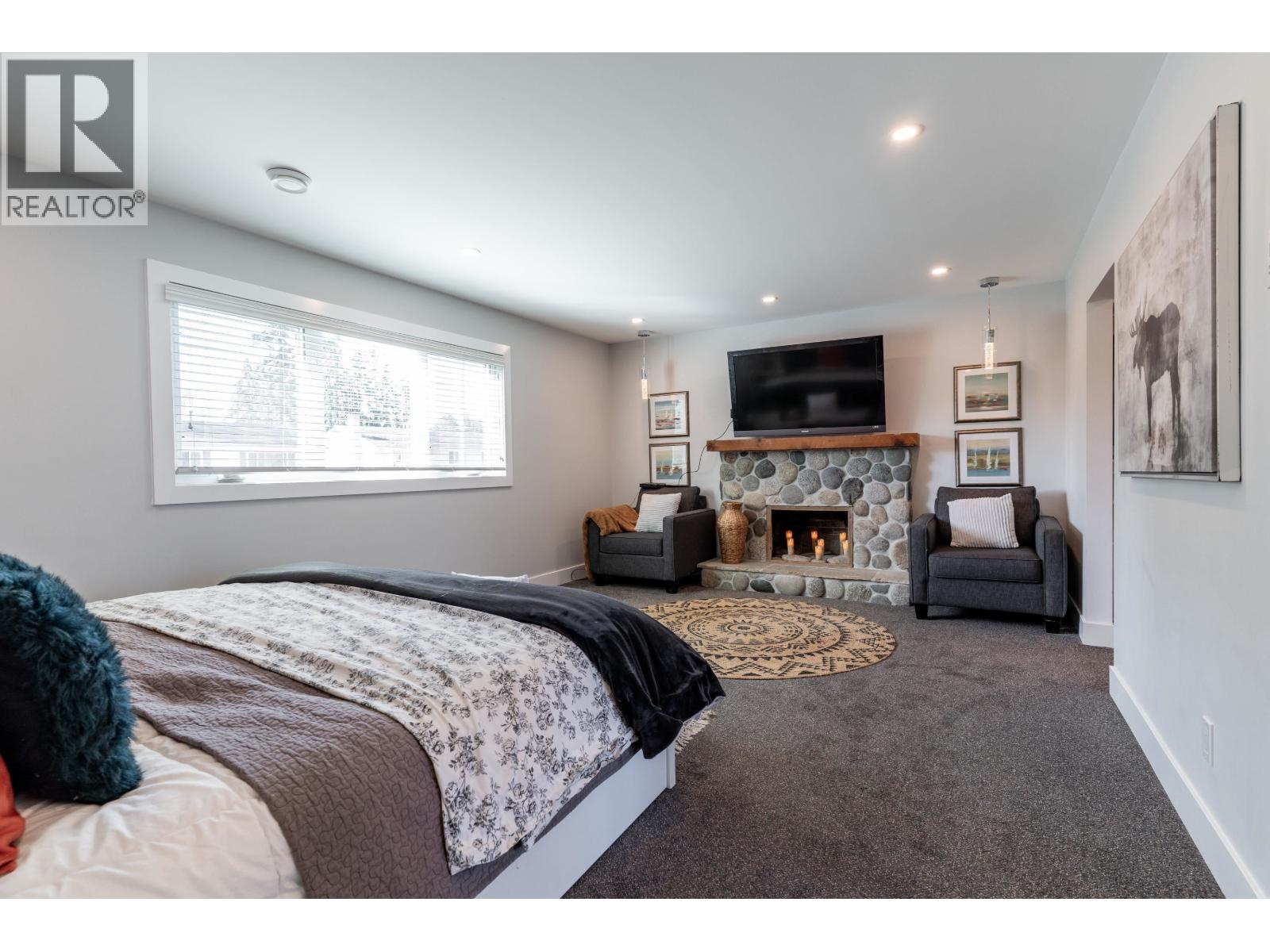 5365 MAPLE Crescent, Delta