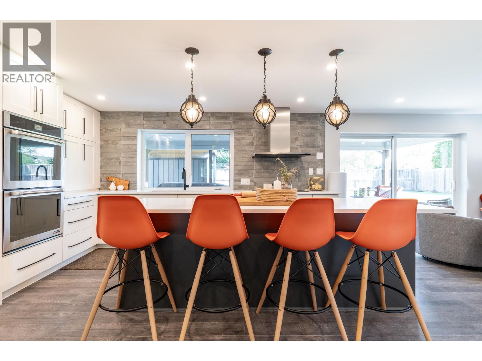 5365 MAPLE Crescent, Delta