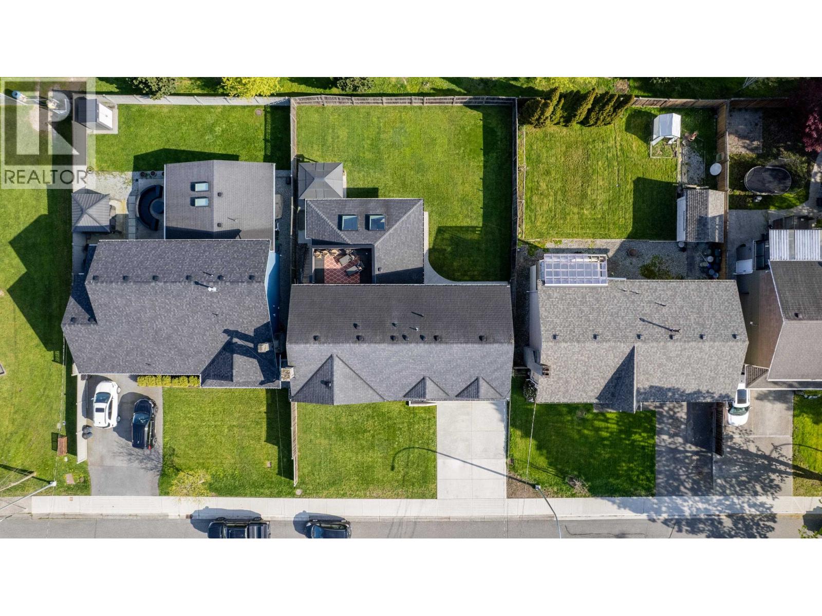 5365 MAPLE Crescent, Delta