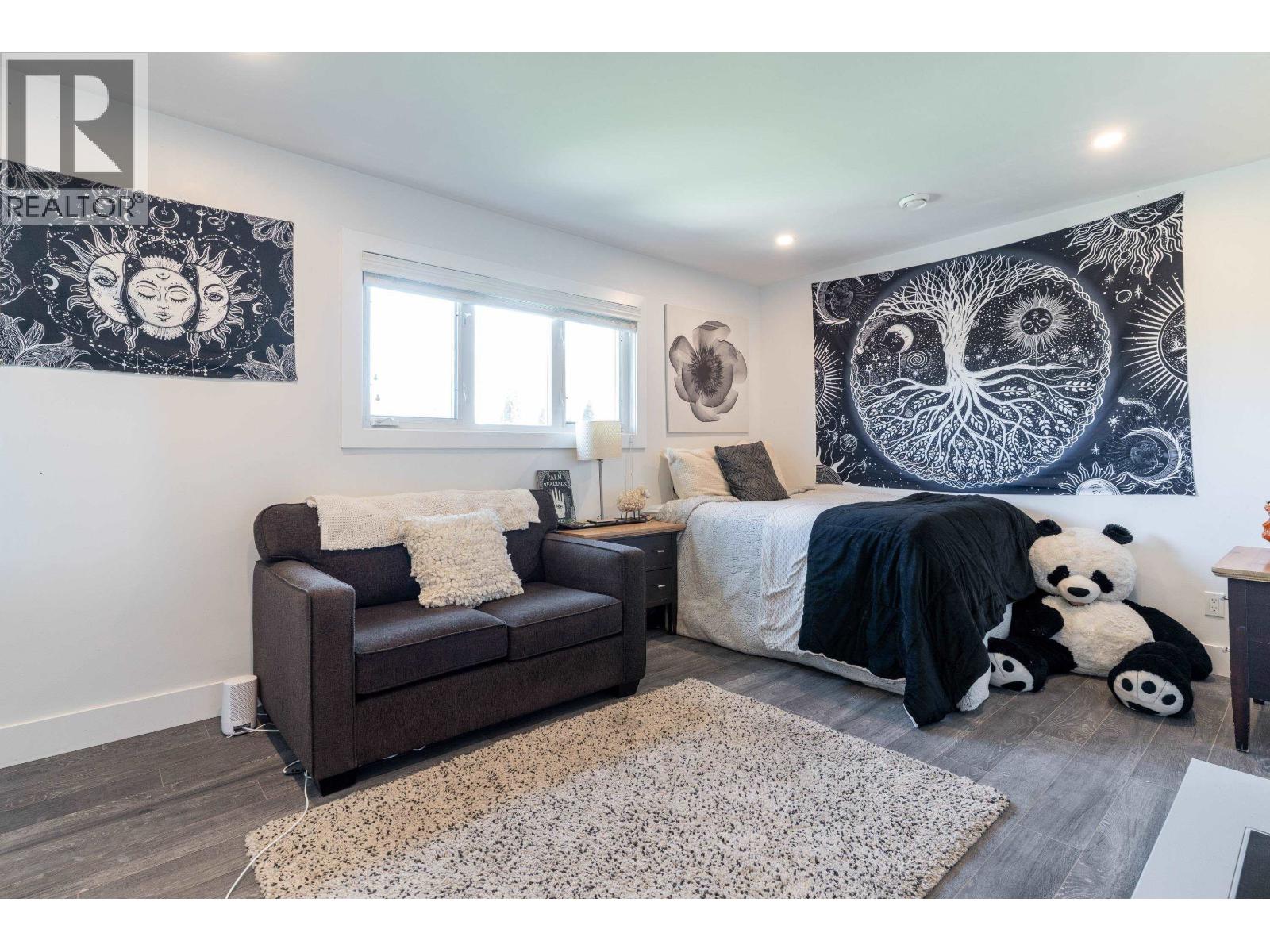 5365 MAPLE Crescent, Delta