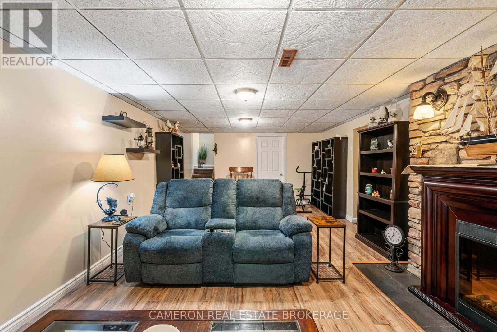 1513 FRANCES ANN AVENUE - 23