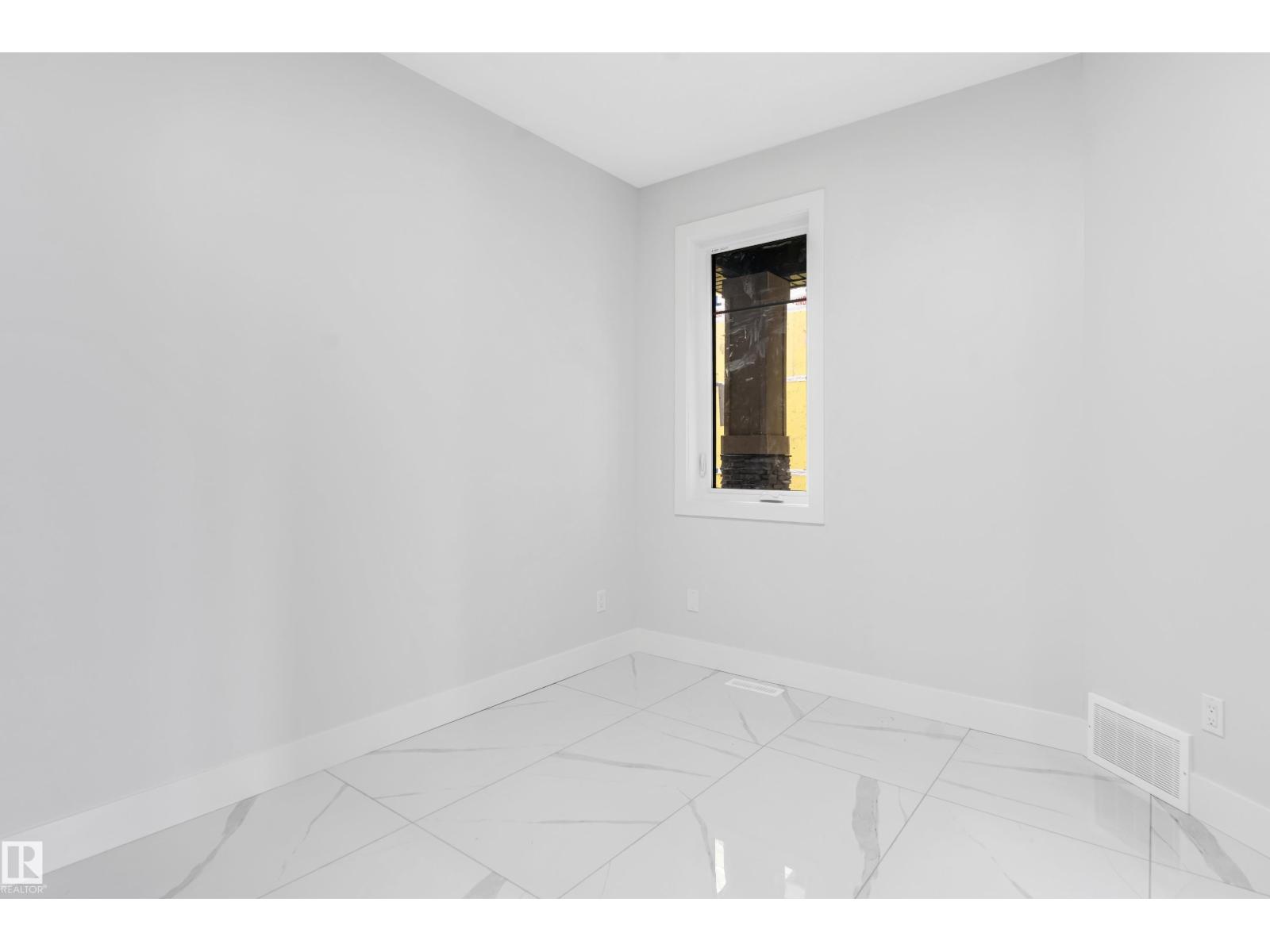 4313 36 ST - 8