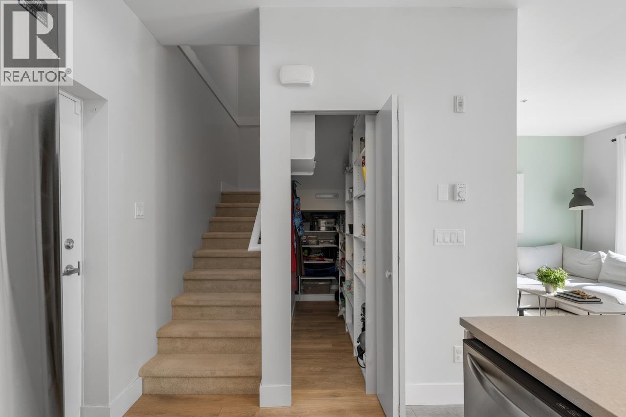 1307 CARIBOO STREET, New Westminster