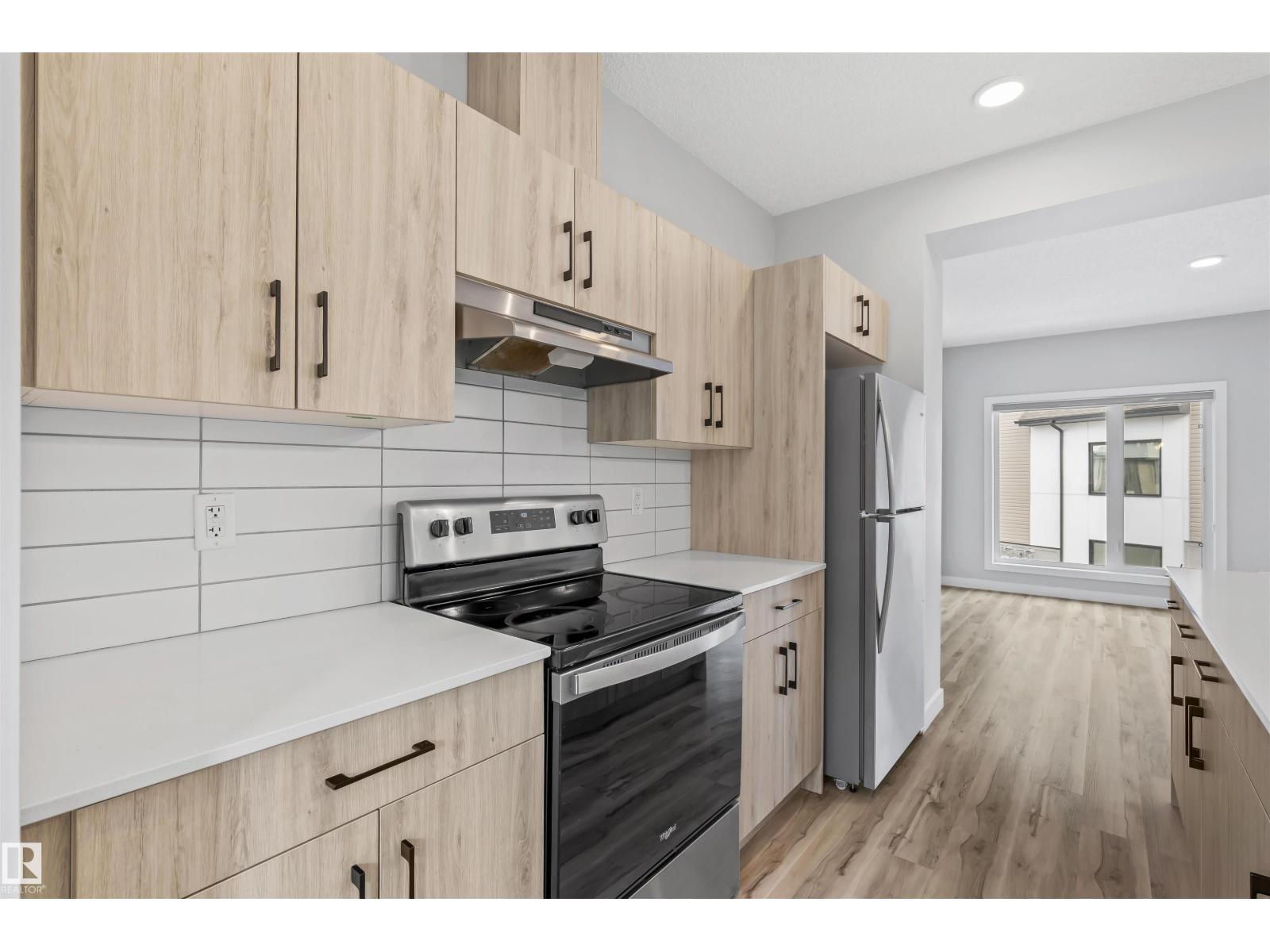 #80 11910 35 AV SW - 10