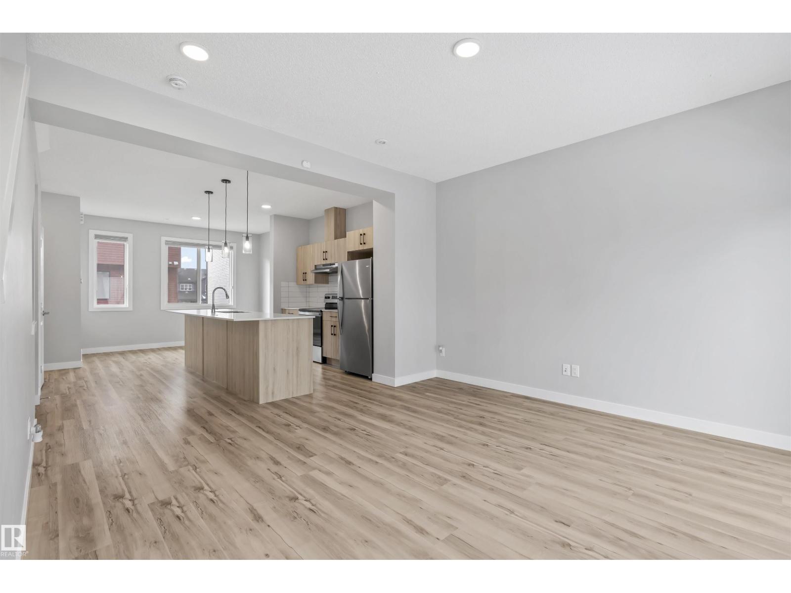 #80 11910 35 AV SW - 8