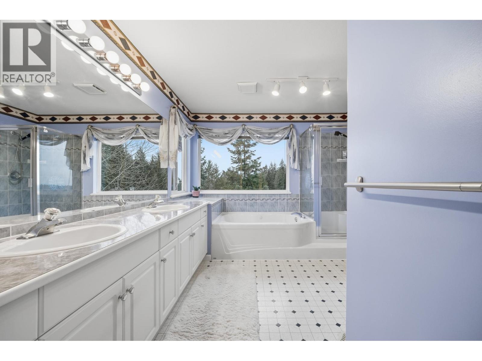 30 LINDEN COURT, Port Moody