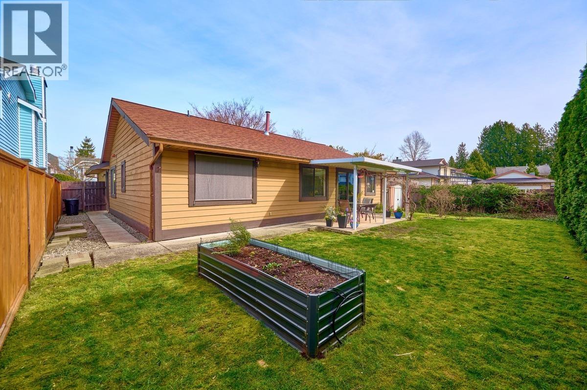 20398 DALE Drive - photo 2