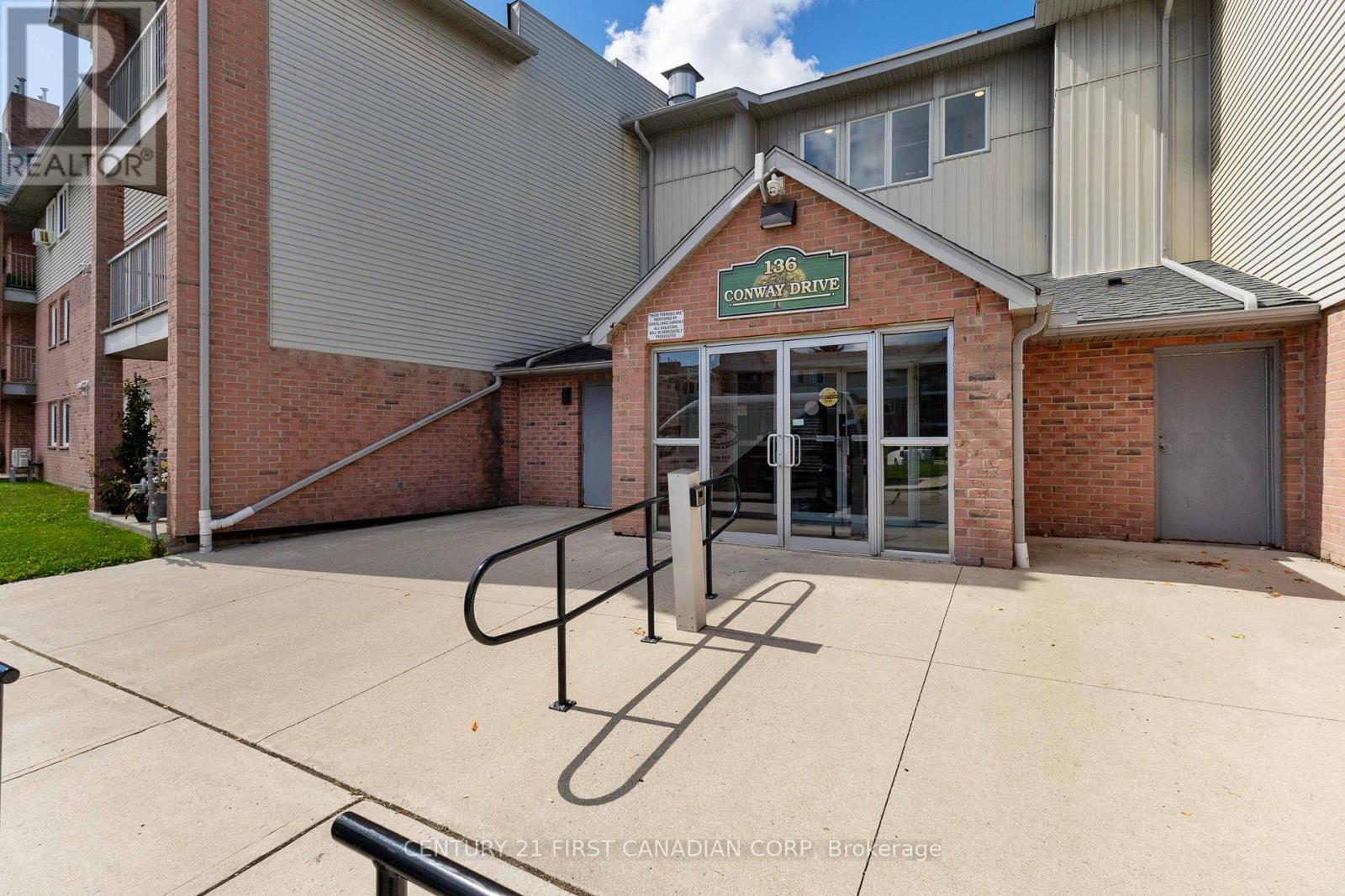 9 - 136 CONWAY DRIVE