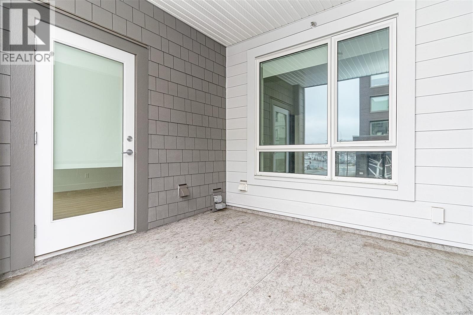 #210 940 REUNION AVE - 16