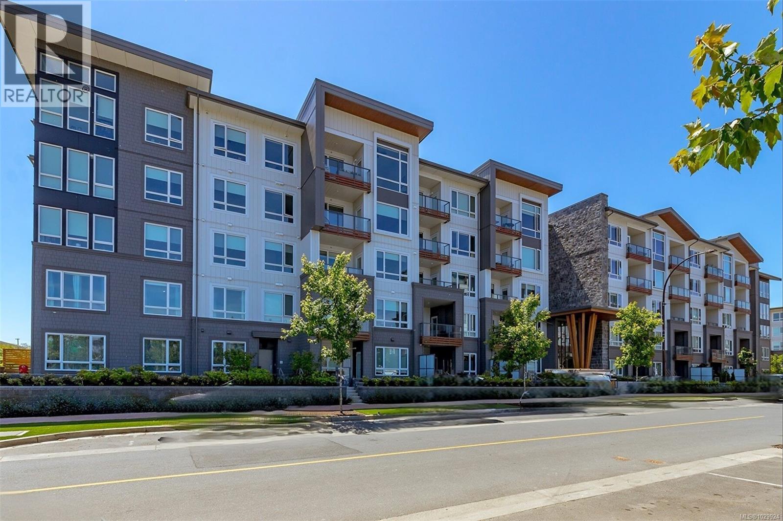 #210 940 REUNION AVE - Image 2