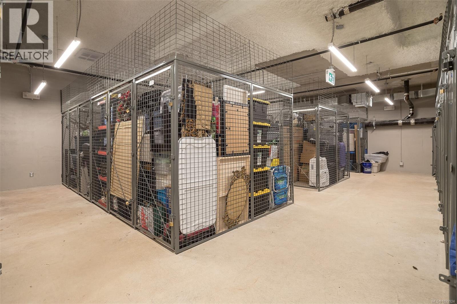 #210 940 REUNION AVE - 21