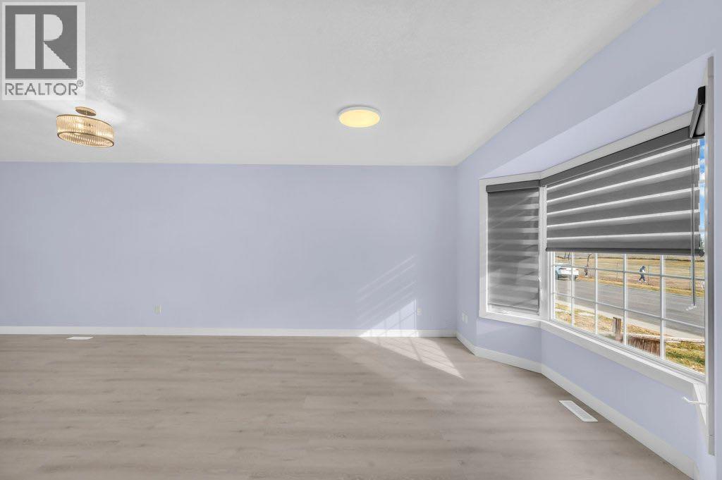 Single Family House Bungalow for Sale in  Falwood Way NE Falconridge Calgary 