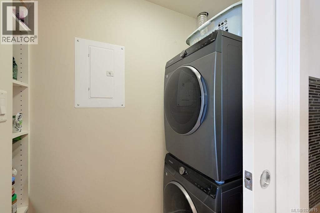 1404 83 Saghalie Road, Victoria