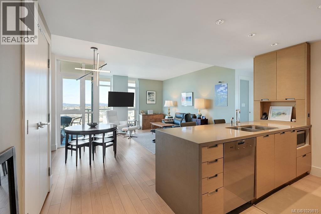 1404 83 Saghalie Road, Victoria