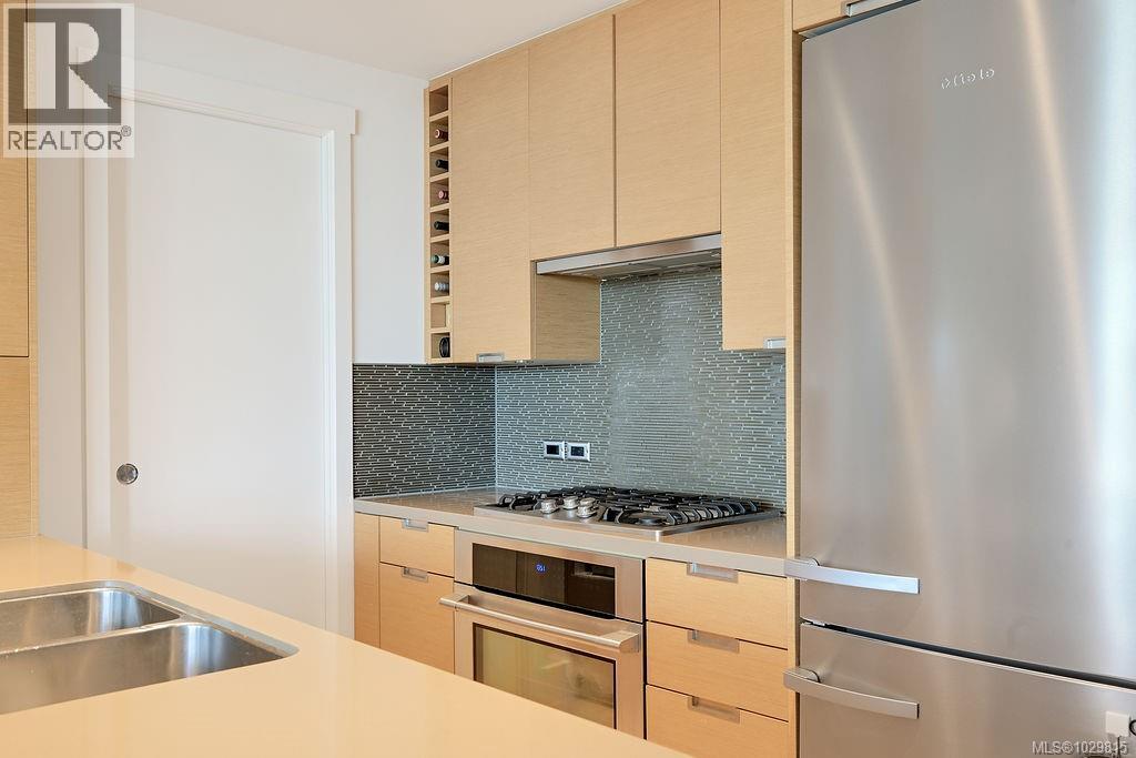 1404 83 Saghalie Road, Victoria