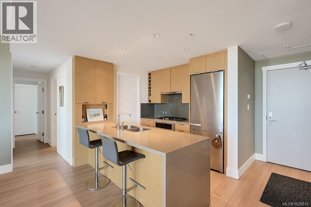 1404 83 Saghalie Road, Victoria