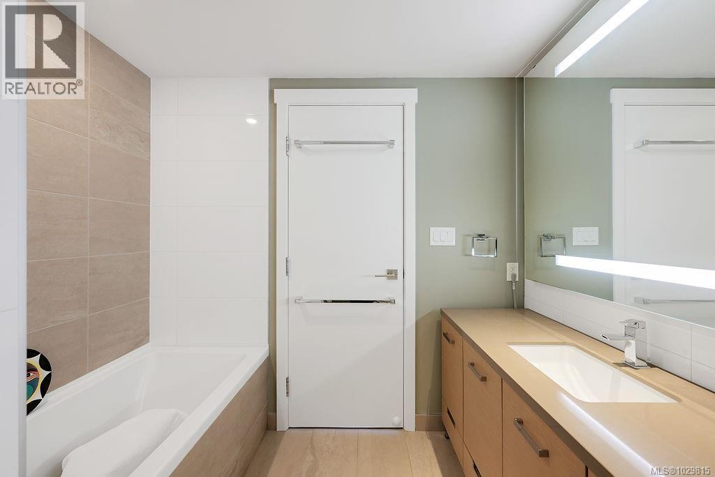 1404 83 Saghalie Road, Victoria