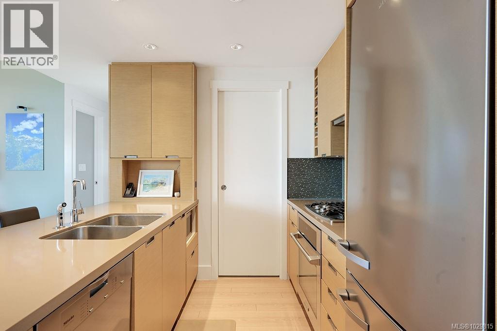 1404 83 Saghalie Road, Victoria