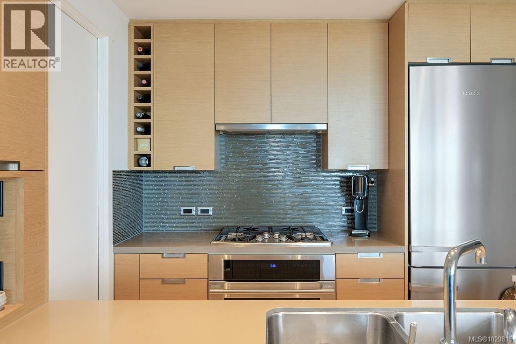 1404 83 Saghalie Road, Victoria