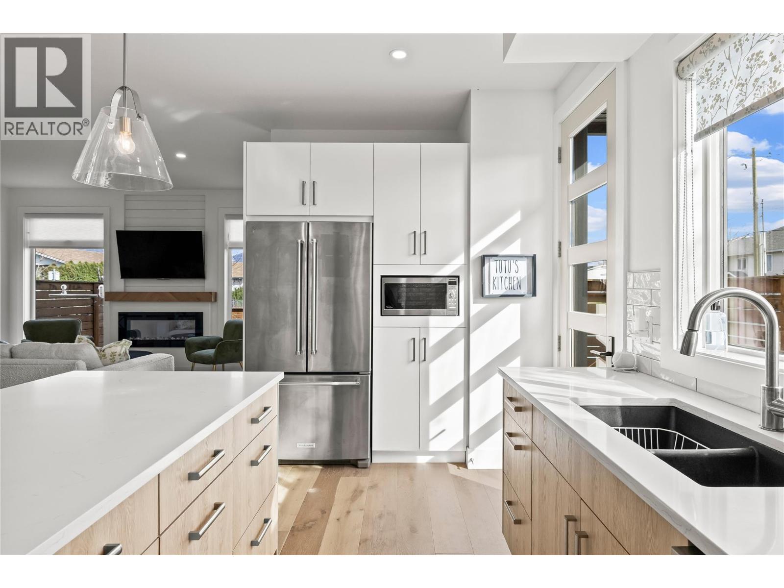 2 887 Morrison Avenue, Kelowna