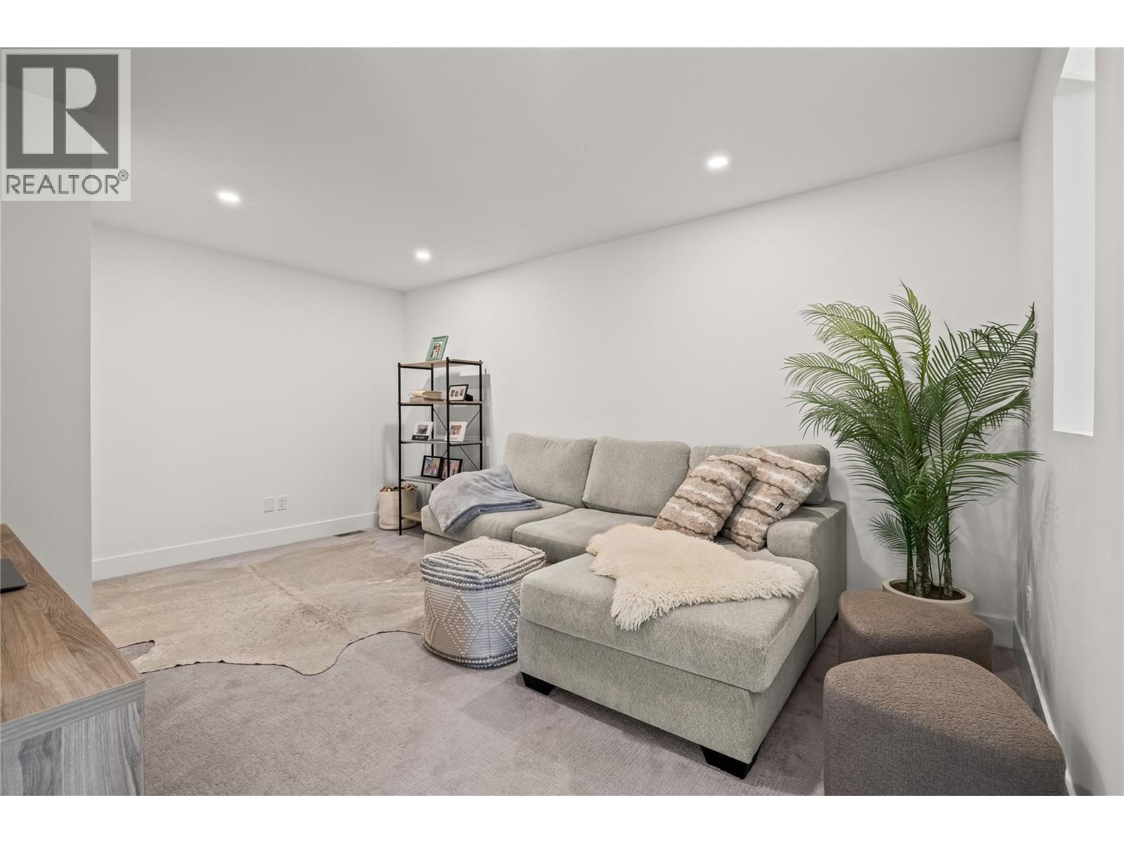 2 887 Morrison Avenue, Kelowna