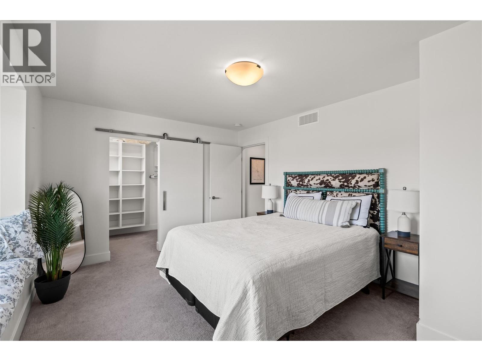 2 887 Morrison Avenue, Kelowna