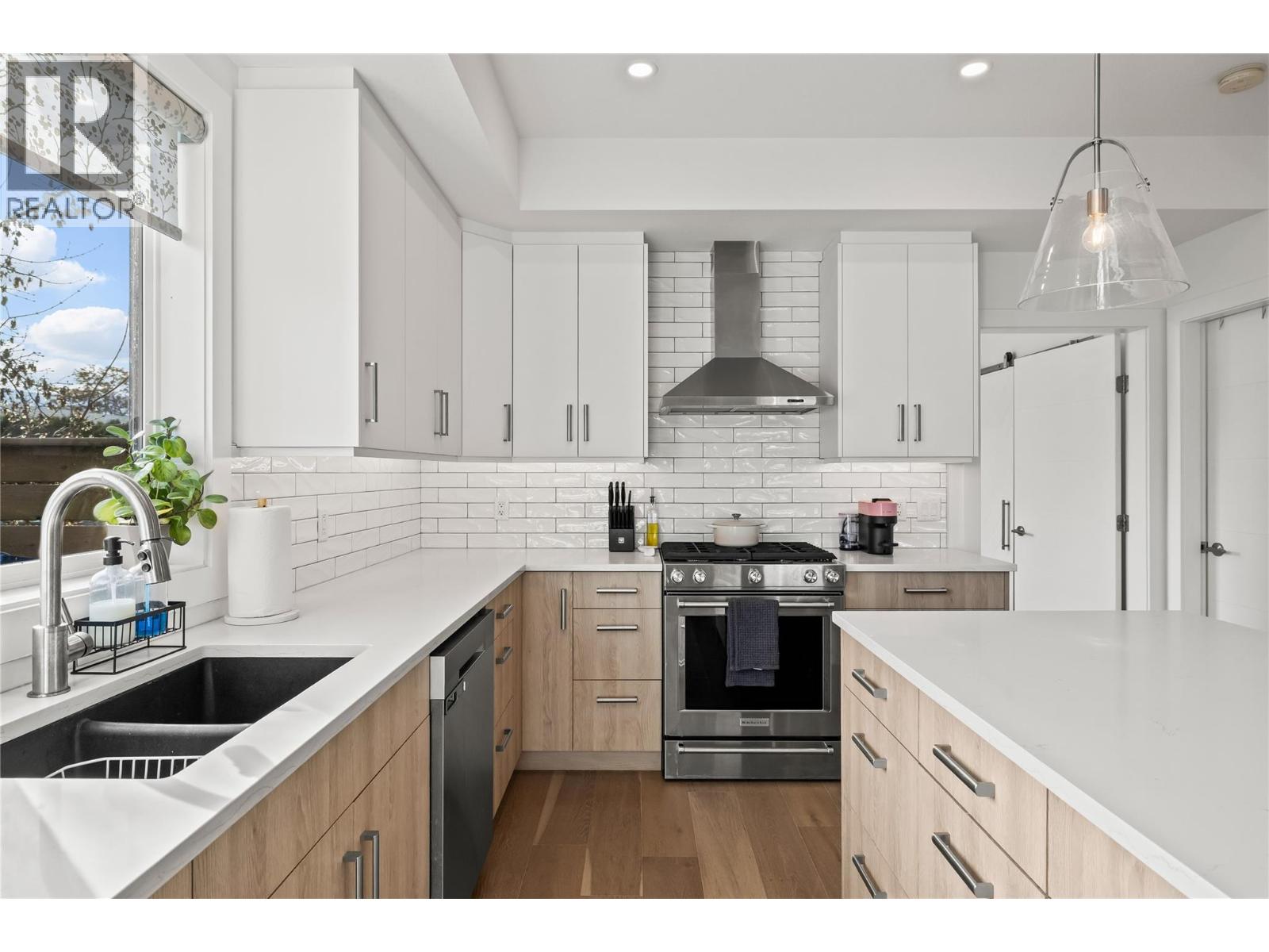 2 887 Morrison Avenue, Kelowna