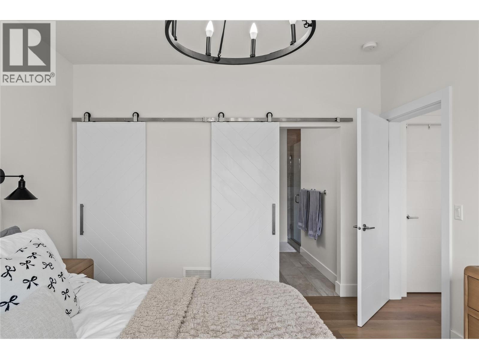 2 887 Morrison Avenue, Kelowna