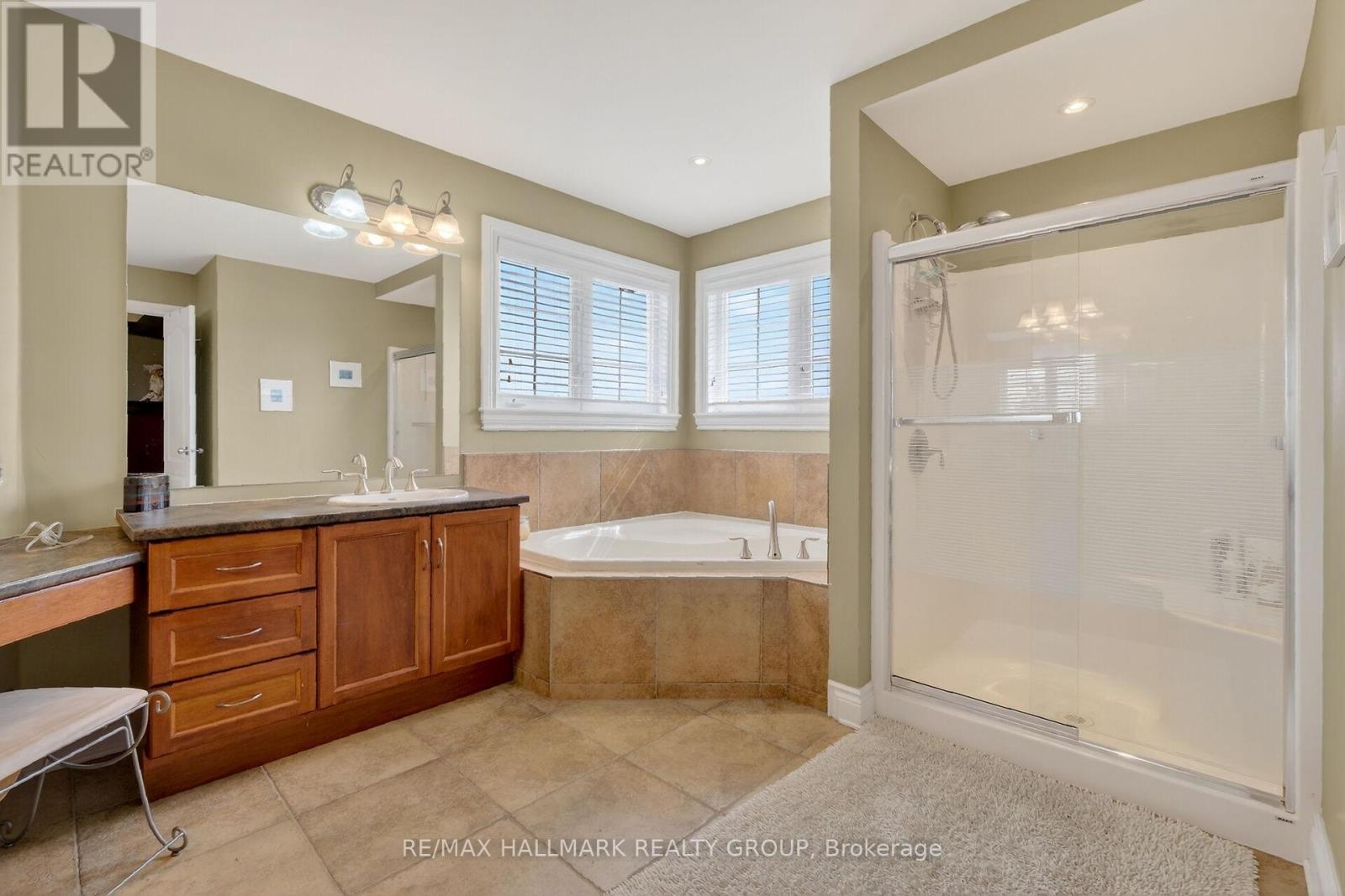 453 KEITH CRESCENT - 21