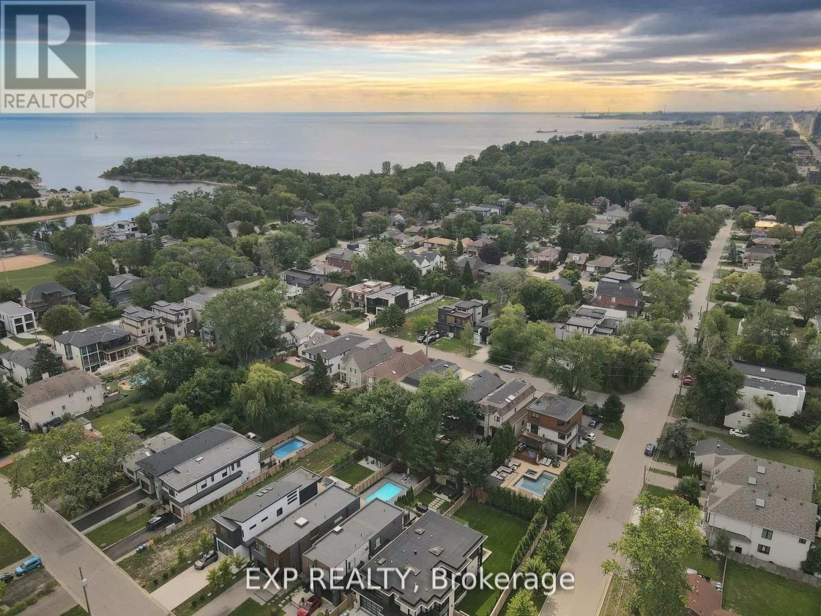 768 MONTBECK CRESCENT - 2