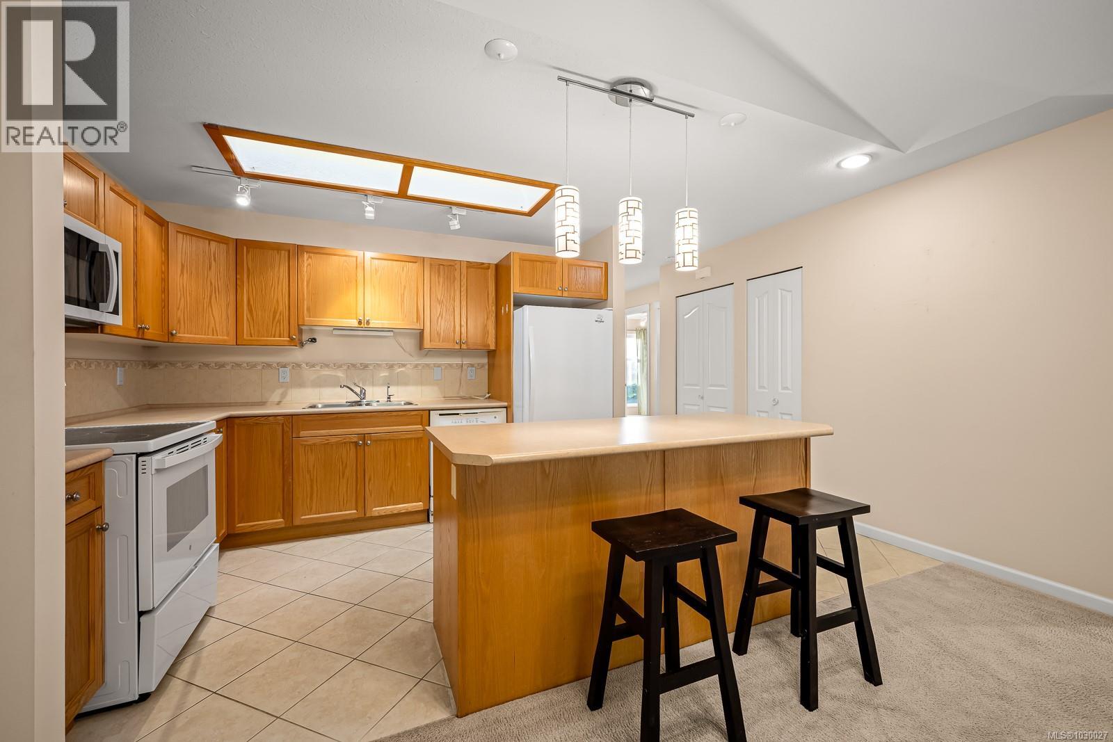 #117 1919 ST. ANDREWS PL - 18