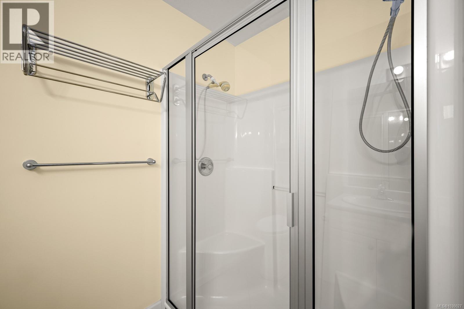 #117 1919 ST. ANDREWS PL - 26