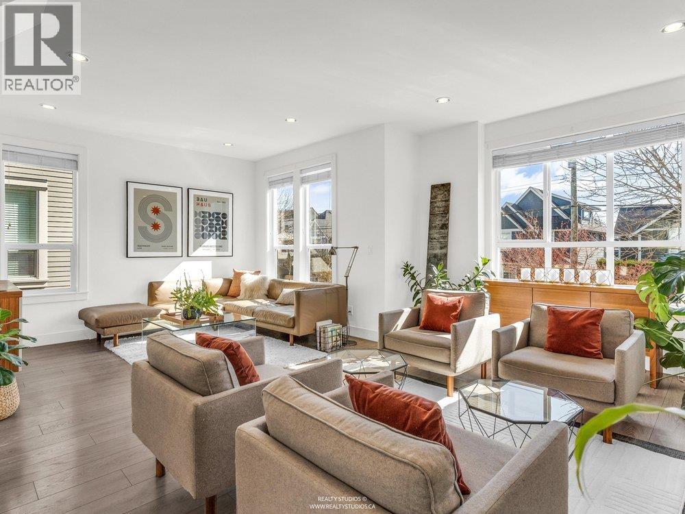 12 4949 47A Avenue - photo 2