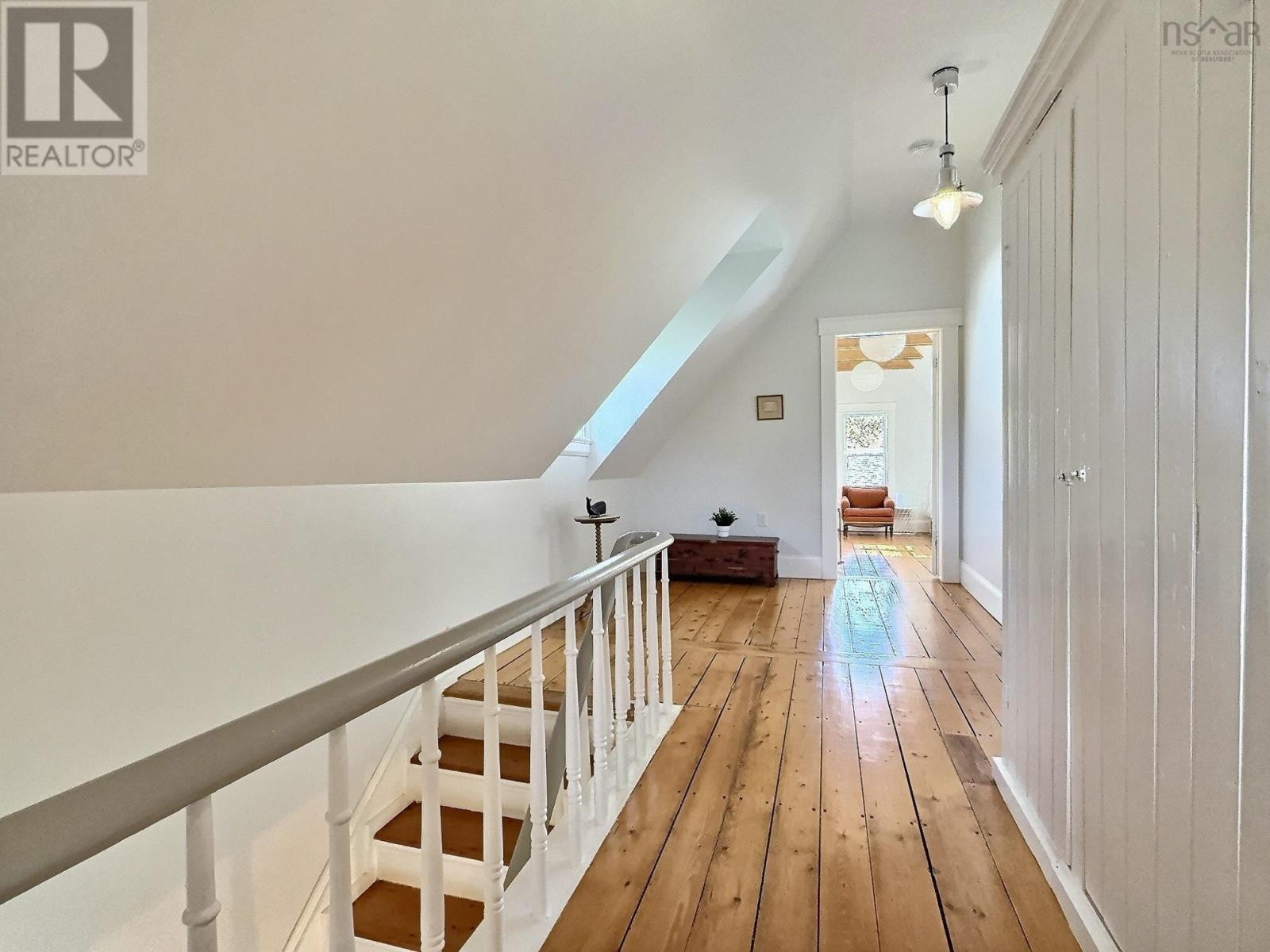 Property 26 of 32 of 31 High Road