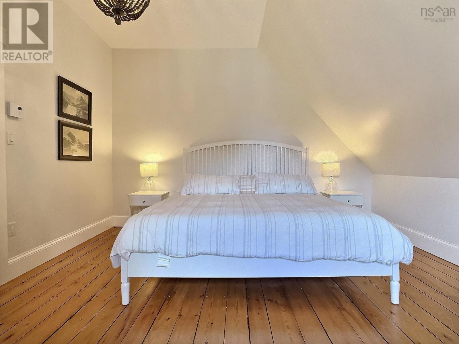 Property 7 of 32 of 31 High Road