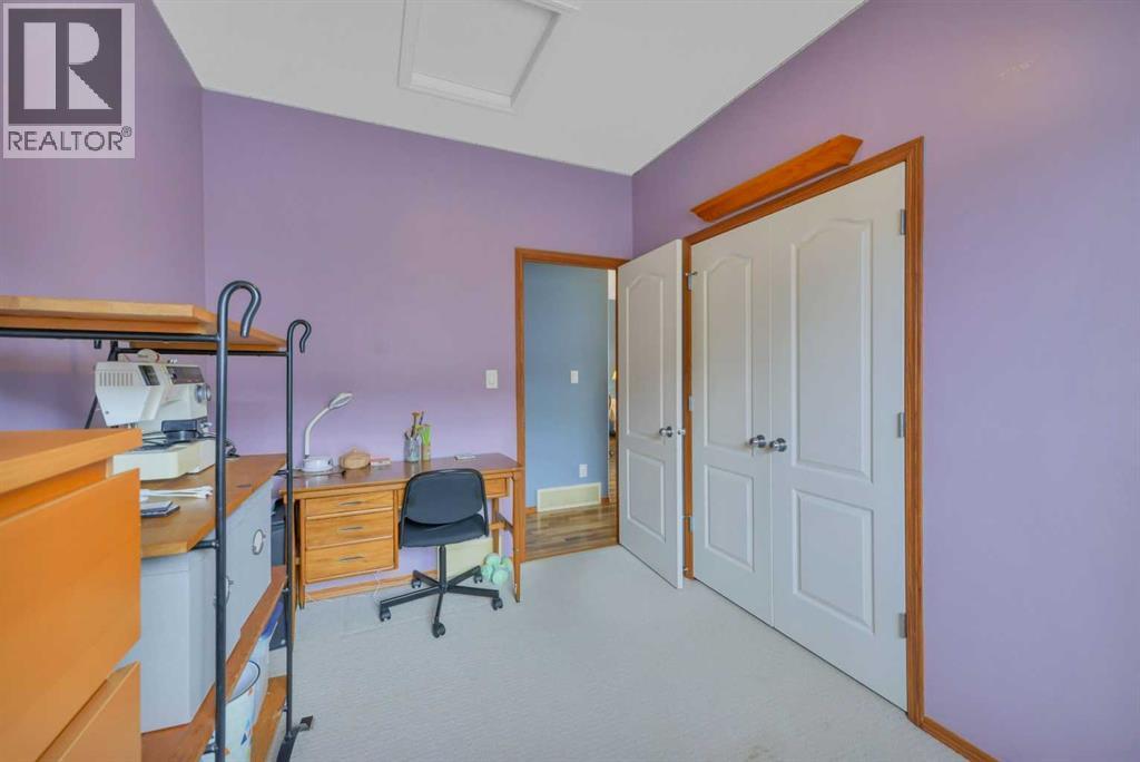 
          191 Inglewood Drive
            <br/>
            <span>Red Deer</span>
            , 
            <span>AB</span>
             <span>T4R3S3</span>
         - Photo 18