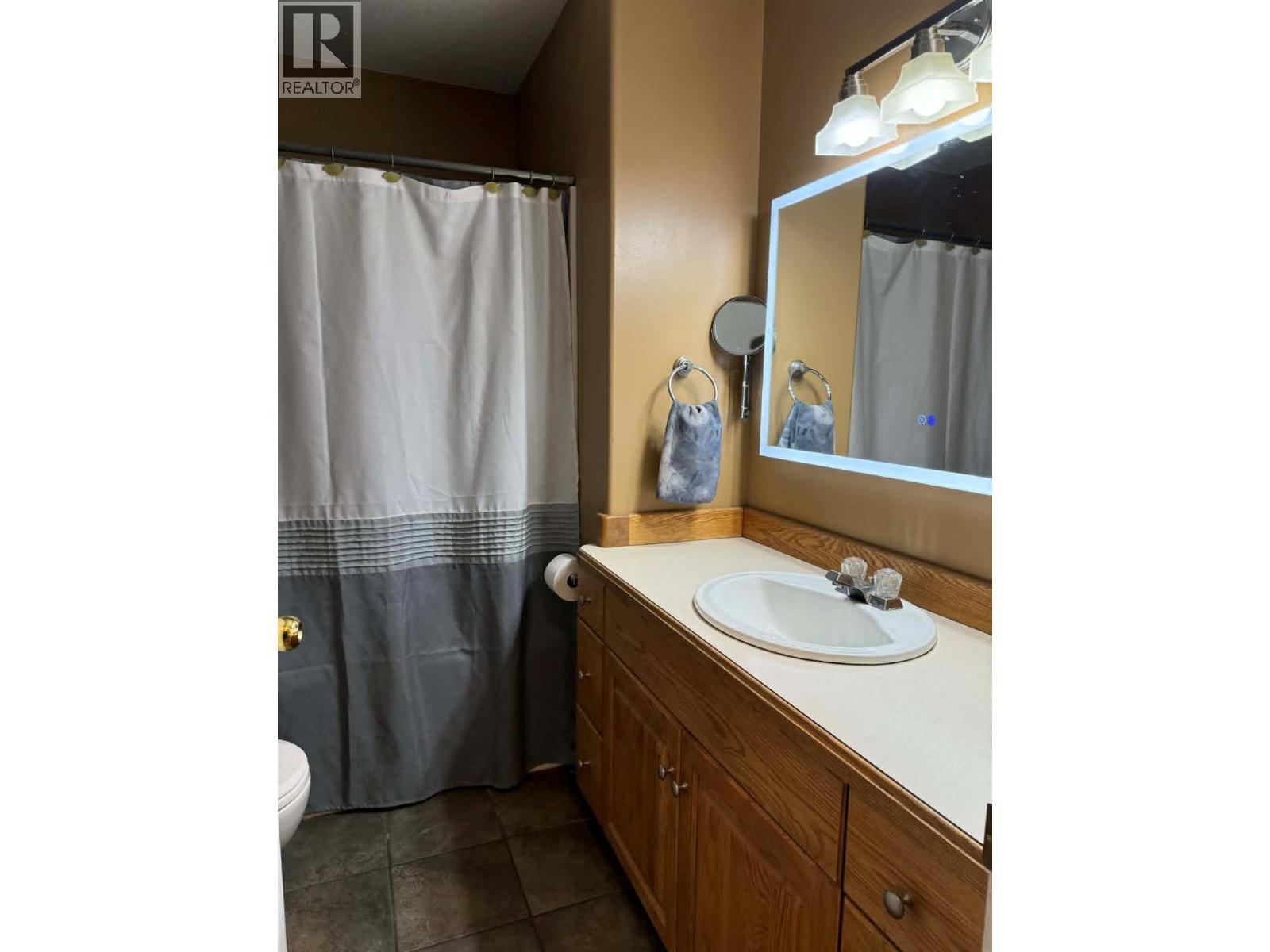  3320 14th Avenue, Castlegar