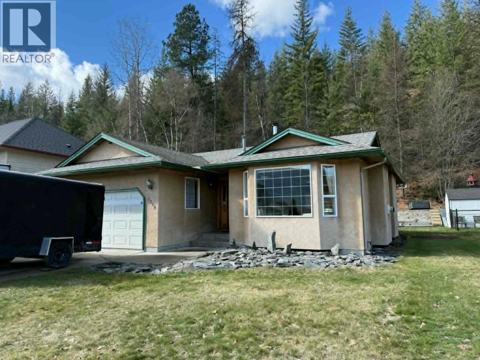  3320 14th Avenue, Castlegar