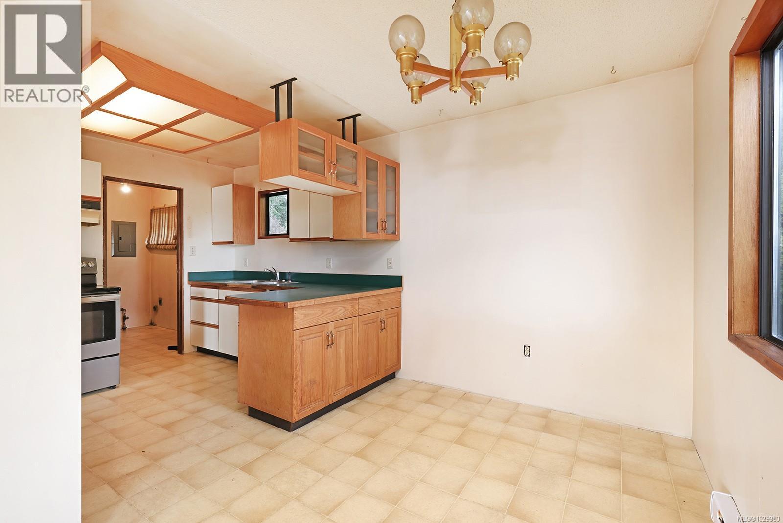 5608 4th St - 12