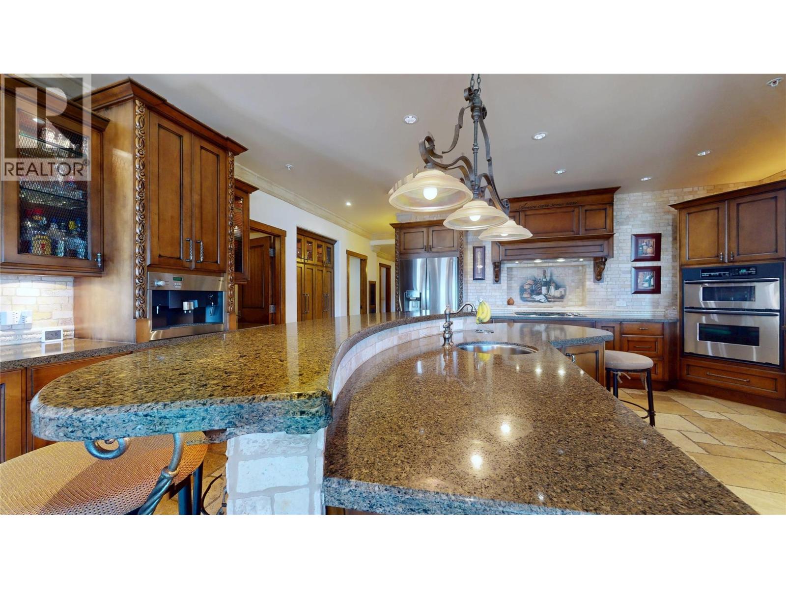 201 4200 Beach Avenue, Peachland