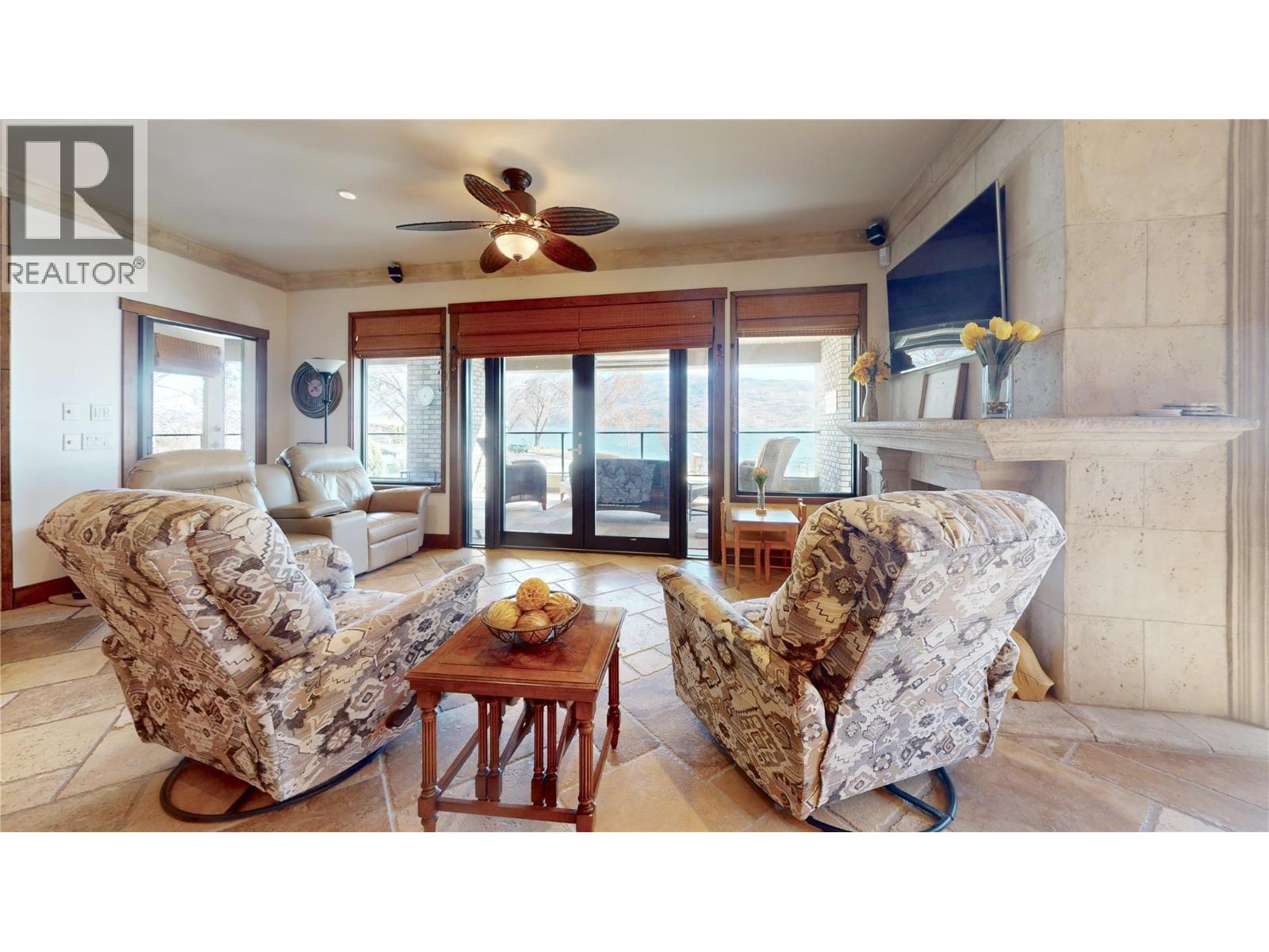 201 4200 Beach Avenue, Peachland