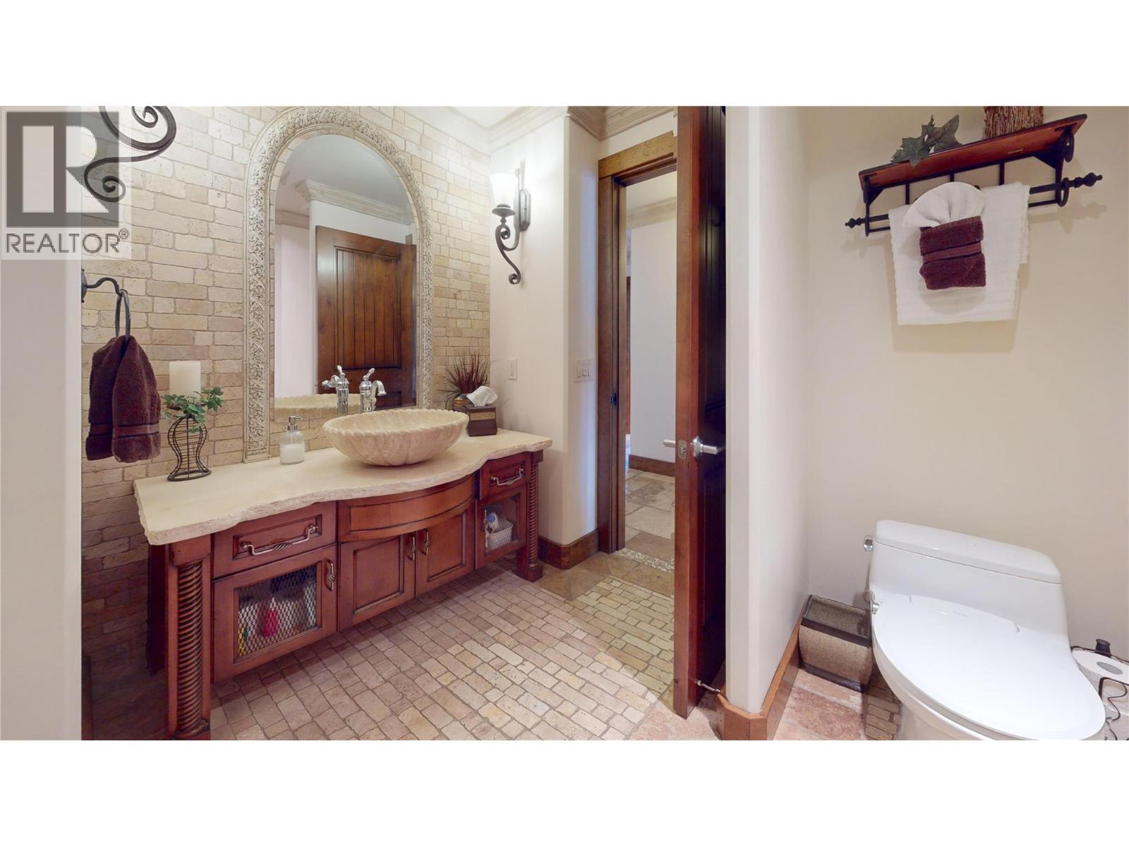 201 4200 Beach Avenue, Peachland