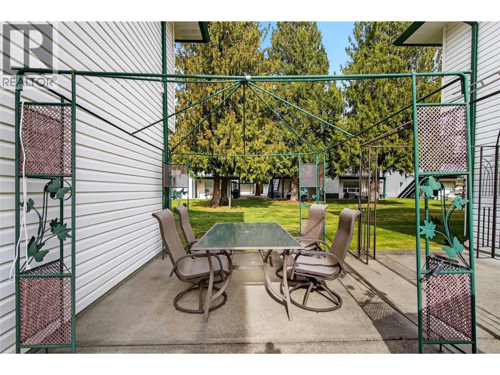 46 505 Poage Avenue, Sicamous