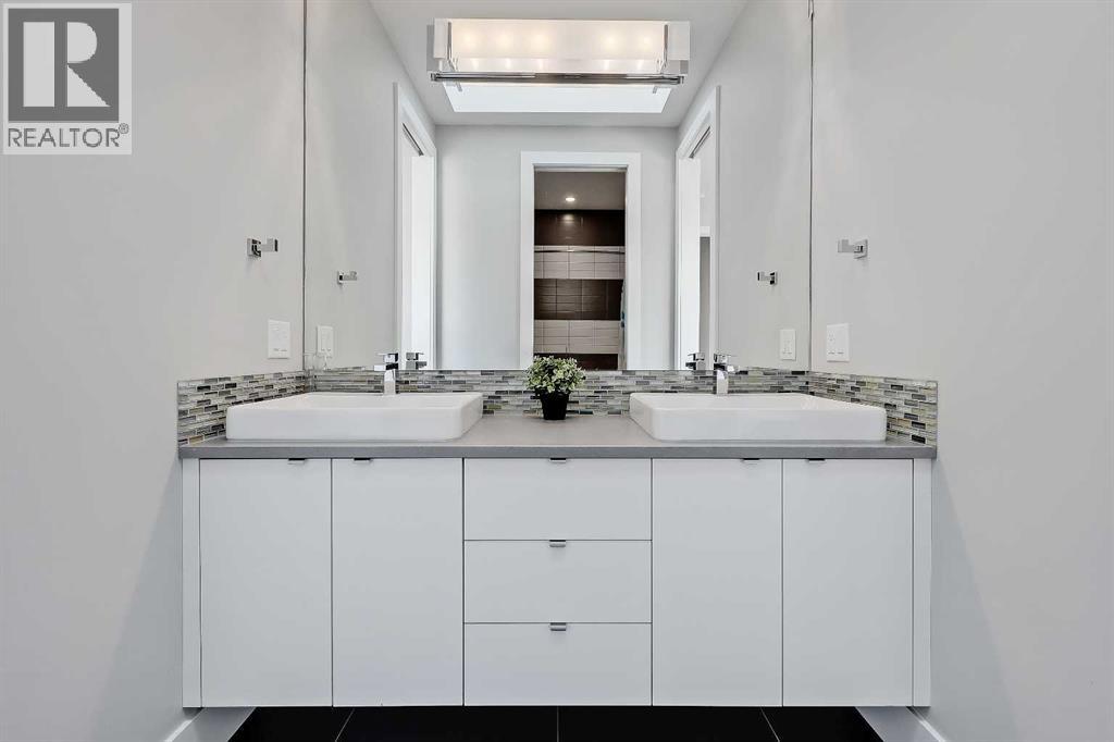 Single Family House for Sale in  Lissington Drive SW North Glenmore Park Calgary 