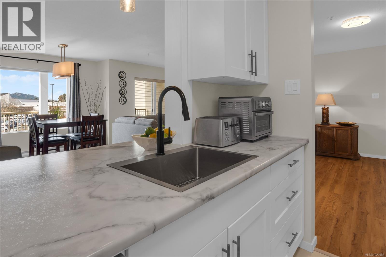 #201 4971 SONGBIRD PL - 11